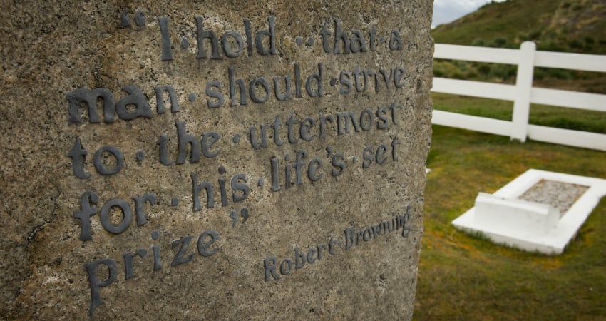 Inscription on Ernest Shackleton's grave in Grytviken