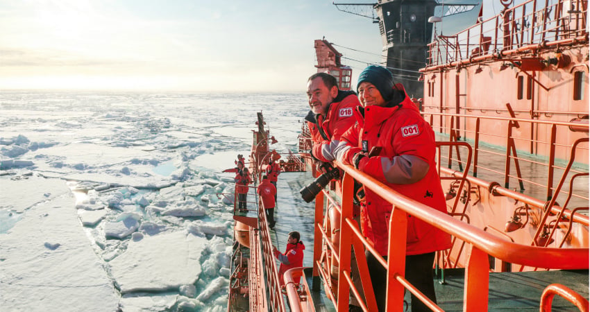Expedition travel on board the icebreaker