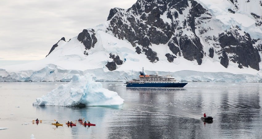 Antarctic cruises with a polar operator