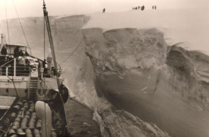 Soviet expedition team disembarks on Lena river