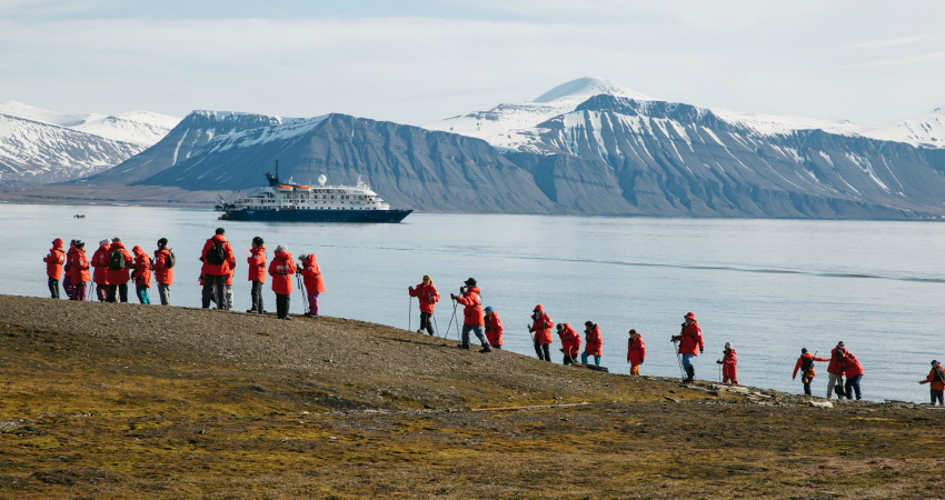 Best Arctic trip to go hiking in Svalbard