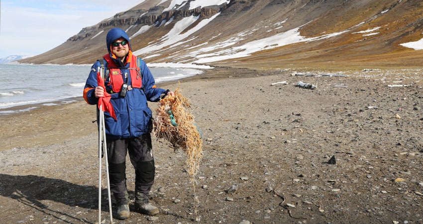 Poseidon Expeditions participating in the Clean up Svalbard project
