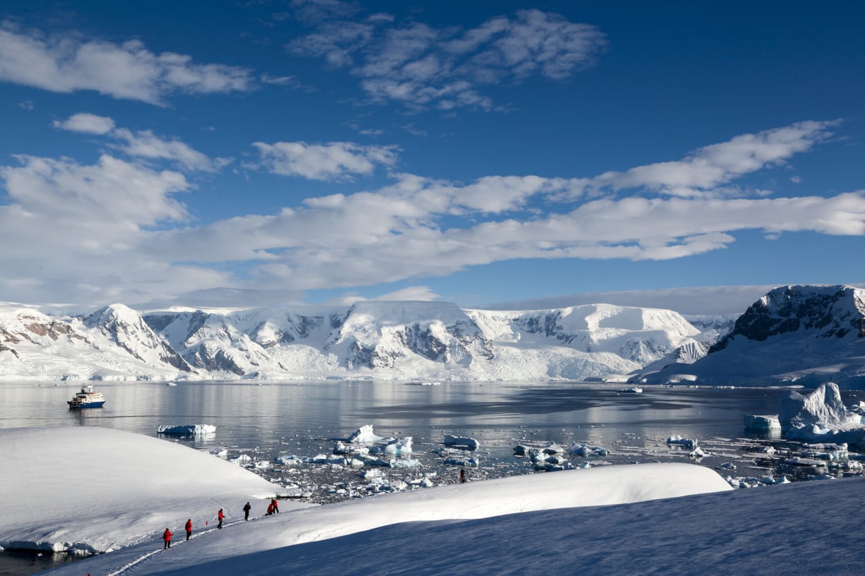 antarctic-ice-panorama.jpg
