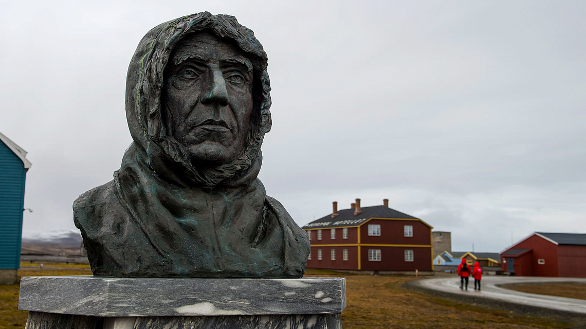 Spitsbergen, Greenland & Iceland monument