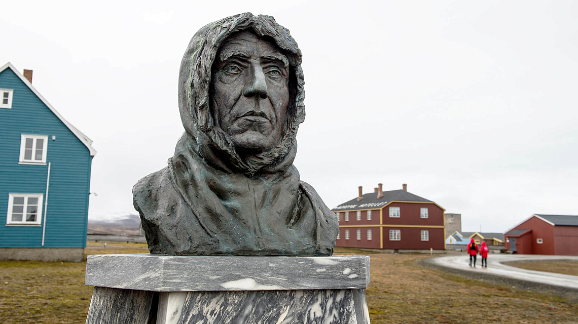 Arctic Circle, Jan Mayen & Spitsbergen monument